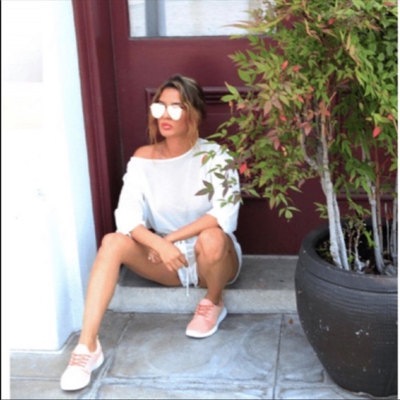 Pink sparkle shoes - Picture 2 of 4